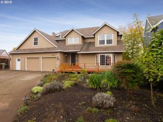 5520 Peregrine Pl, Portland, OR 97229-1092