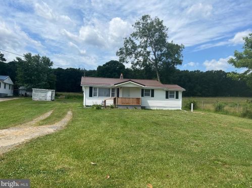 82 2nd Ln, Rig, WV 26836-8753