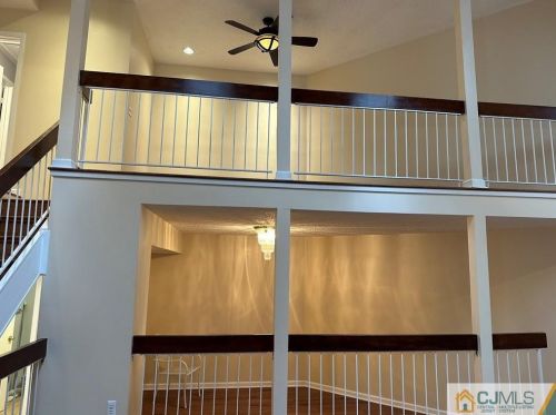 155 Linda Ln, Edison NJ  08820-4509 exterior