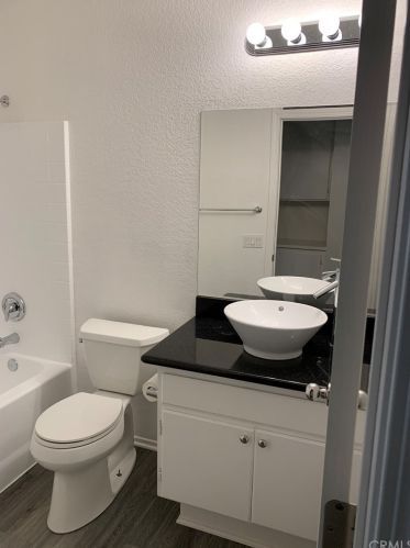 2084 Tamarind Dr, Perris, CA 92571-3342