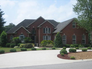 403 Oakland Dr, Ravenscroft, TN 38583-1429