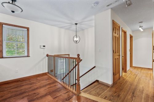 929 Duchess Ln, Saint Paul MN  55124 exterior