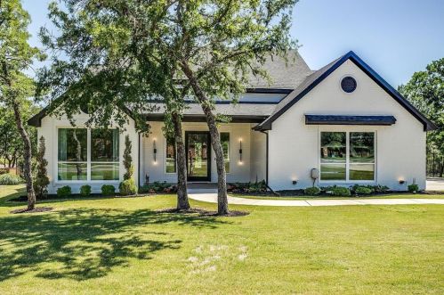 239 Sugartree Cir, Lipan, TX 76462-4314