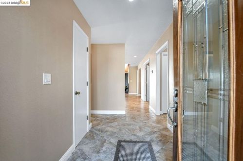 60 Discovery Bay Blvd, Discovery Bay, CA 94505-9449