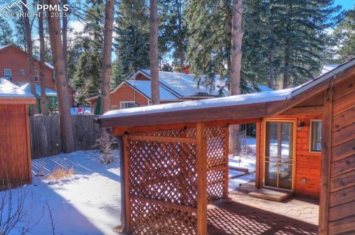 251 Gunnison Ave, Woodland Park CO 80863-1362 exterior