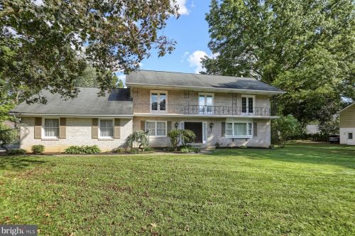 779 Barrwick Ln, Lancaster, PA 17603-2308