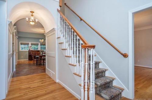 91 Horizon Ln, Glastonbury, CT 06033-2830