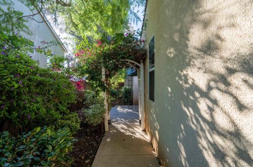 118 Chesapeake Ct, San Marcos, CA 92069-1760