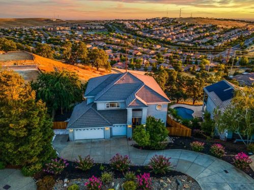 1080 Crestline Cir, Folsom, CA 95762-7223