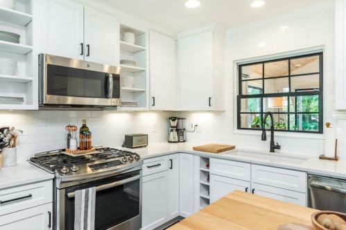 2334 Cortez Way, Atlanta GA  30319-3914 exterior