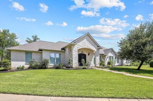 3240 Walnut Creek Ct, Bryan TX  77807-4851 exterior