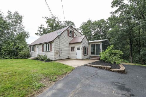 48 Old Derry Rd, Londonderry, NH 03053-2220