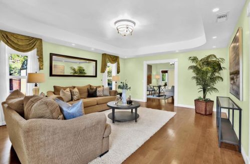 1156 Sugarbush Dr, Vista CA 92084-7464 exterior