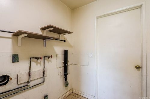 320 Ash St, Anaheim CA  92805-4315 exterior