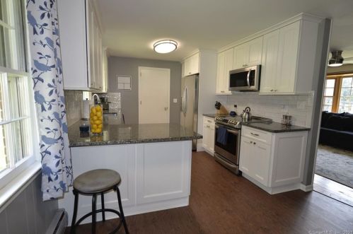 33 Lisle St, Torrington, CT 06790-3922