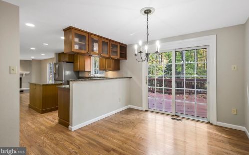 10724 Freds Oak Ct, Springfield, VA 22015-2501