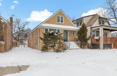 6554 Bell Ave, Chicago, IL 60636-2530