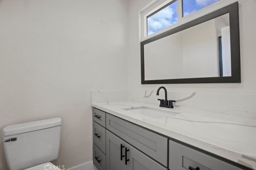 6070 Scheelite St, Riverside CA  92509-5014 exterior