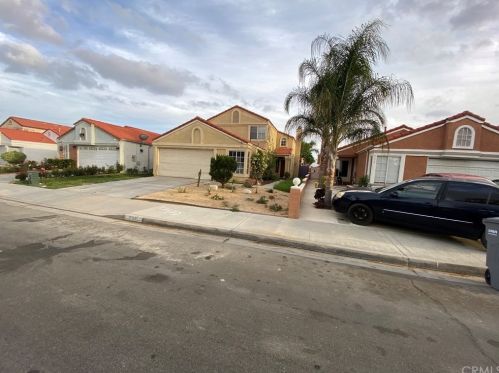 541 Barca Creek Dr, Perris, CA 92571-3964