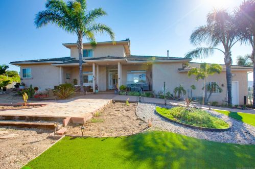 12811 Jackson Hill Dr, El Cajon, CA 92021-1709