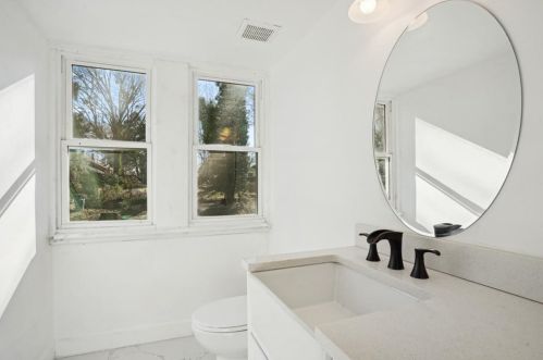 984 Burns Dr, Atlanta GA  30310-4632 exterior