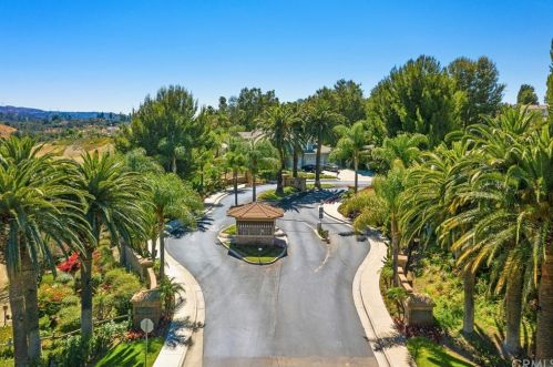 724 Hidden Creek Cir, Anaheim, CA 92808-1405