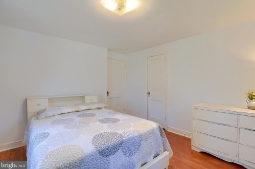 946 Salisbury Ct, Lancaster PA  17601-5164 exterior