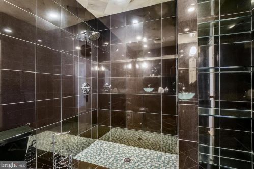 810 Burnt Mills Ave, Silver Spring MD 20901-4506 exterior