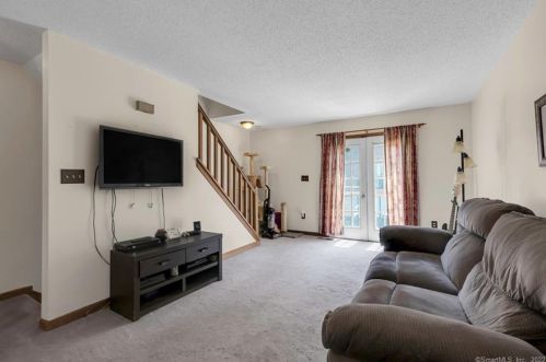 117 Bucks Hill Rd, Waterbury, CT 06704-1671