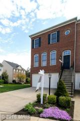 6861 Witton Cir, Gainesville, VA 20155-4421