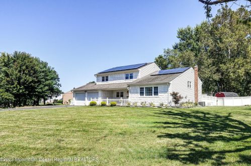 2 Old Post Rd, East Freehold, NJ 07728-3136
