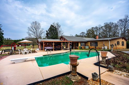 913 Priddy Rd, Lagrange, GA 30241-8374