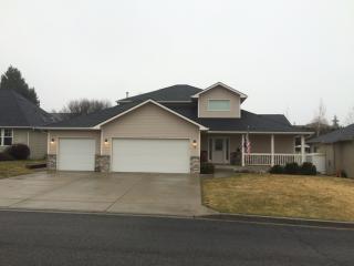 13 94th Pl, Yakima, WA 98908-9583