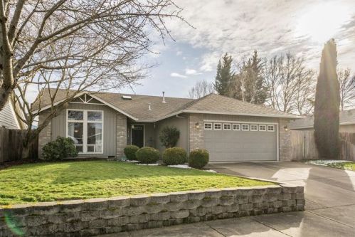 1135 Char Way, Medford, OR 97501-8135