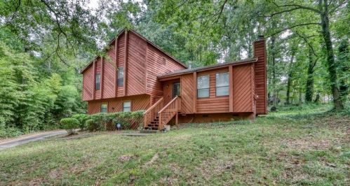 737 Starcrest Ln, Marietta, GA 30066-1058