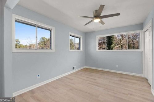 3225 Dogwood Dr, Atlanta GA  30344-3909 exterior