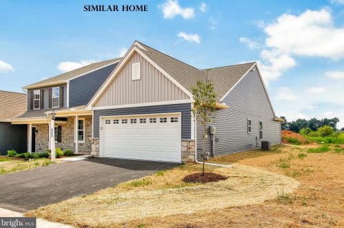 999 Shadowbrooke Dr, York, PA 17315-2863