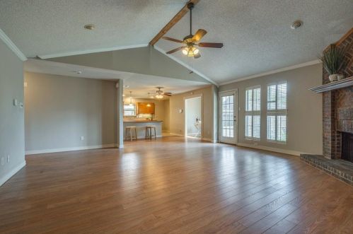 305 Trl Vw Ln, Garland TX  75043-5631 exterior