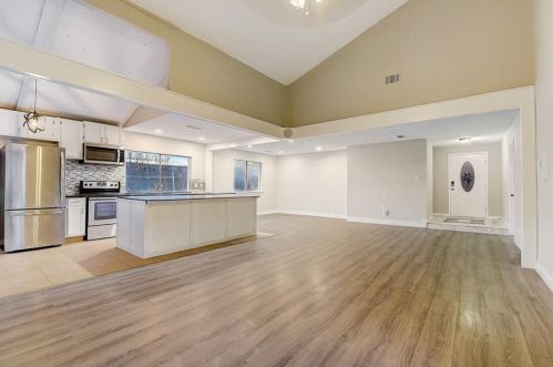 2109 Via Del Norte, Carrollton TX 75006-4521 exterior