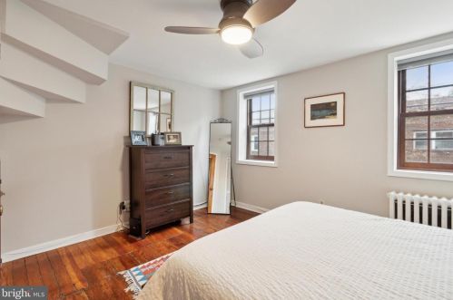 821 10th St, Philadelphia PA 19147-3726 exterior