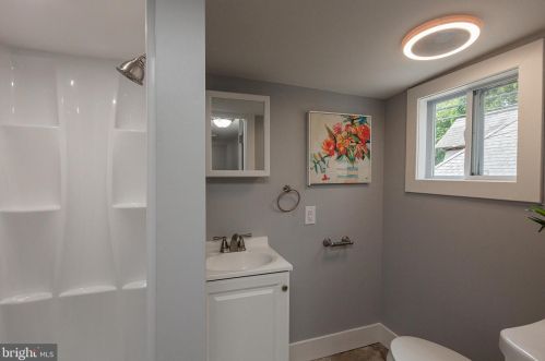 328 Walnut St, Lancaster PA  17602-2404 exterior