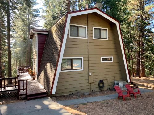 632 Pine Canyon Rd, Peninsula Village, CA 96137-9563