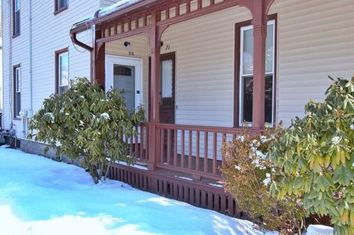 71 Wooster St, Huntington, CT 06484-2334