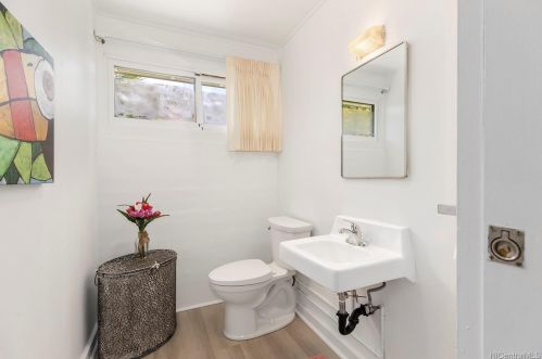 2024 Manoa Rd, Honolulu HI  96822-2120 exterior