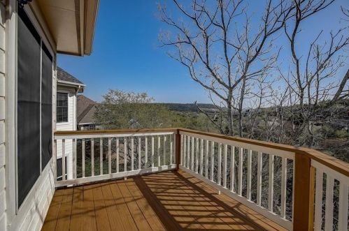 5900 Down Valley Ct, Austin TX  78731-3665 exterior