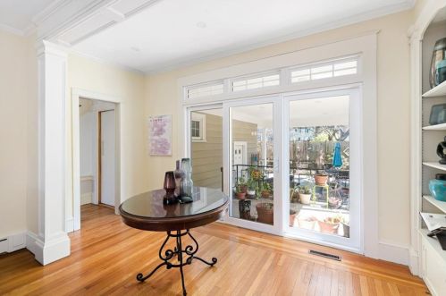 21 Rose Ct, Providence, RI 02906-4636