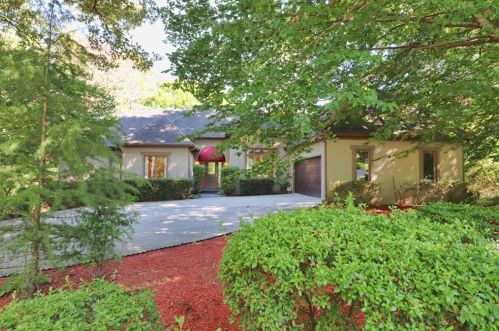 4560 Wenden Ln, Marietta, GA 30062-5695