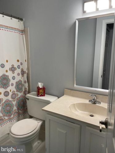 9112 Galbreth Ct, Springfield, VA 22153-1108