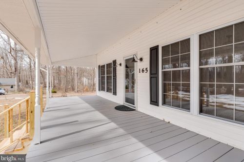 165 Gingerbread Ln, Harpers Ferry WV 25425-5591 exterior