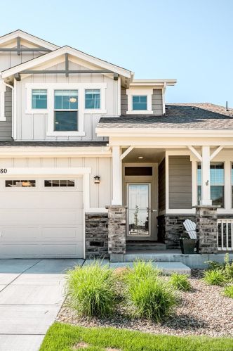 27280 Ottawa Dr, Aurora, CO 80016-7542